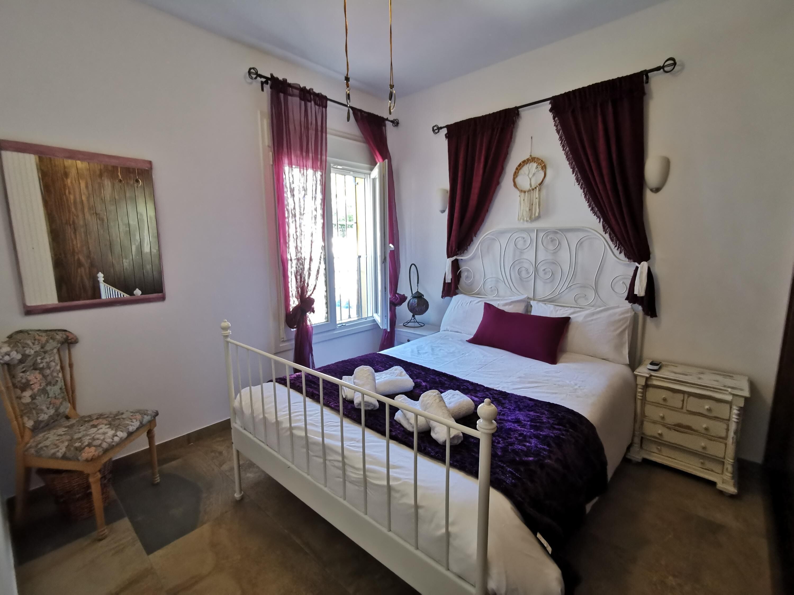 1 chambre, fer et planche à repasser, Wi-Fi gratuit, draps fournis