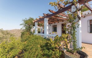 Terrace/patio - Vacation Home Encantadora Casa Rural piscina with Mountain & Sea View, Pool & Wi-Fi (Sayalonga)