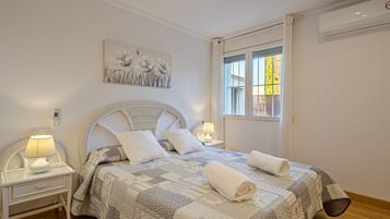 6 bedrooms, iron/ironing board, free WiFi, bed sheets