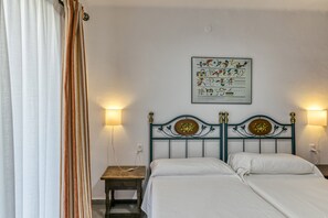 1 室のベッドルーム、アイロン / アイロン台、WiFi (無料)