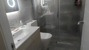 シャワー、ヘアドライヤー