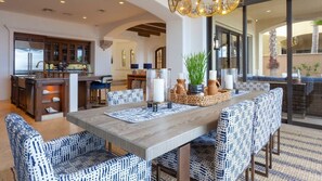 Dining - Freshly Remodeled, 2 minute walk to the beach in V (San Jose Del Cabo)