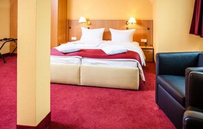1 bedroom, desk, WiFi, bed sheets