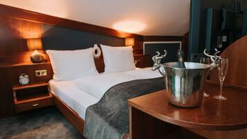 1 Schlafzimmer, Zimmersafe, Schreibtisch, Reisekinderbett