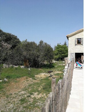 Property grounds - Quiet house with pool (Les Vans)