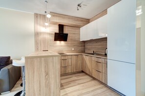 Suite Studio Confort | Cuisine privée | Réfrigérateur, cafetière/bouilloire, grille-pain
