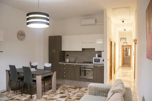 Interior - Lovely Santa Maria Square Apartament (Sassari)