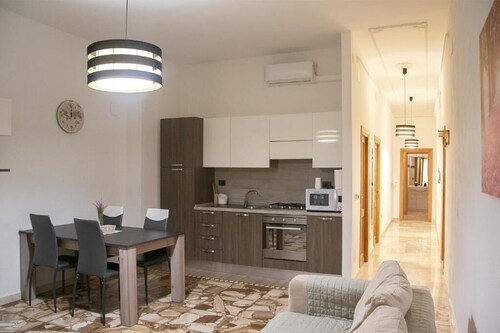 Lovely Santa Maria Square Apartament
