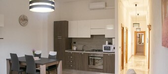 Lovely Santa Maria Square Apartament