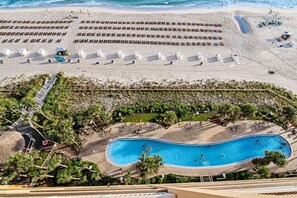 Studio (1 Bedroom) | Interior - Calypso Resort by BBG (Panama City Beach)