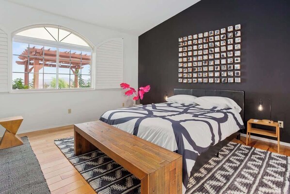 4 bedrooms, iron/ironing board, travel cot, WiFi