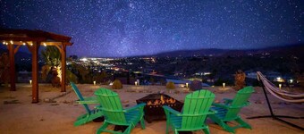 4BR Hilltop House - Hot Tub, Amazing View & Bocce