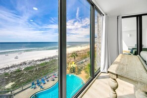 Vista para praia/oceano