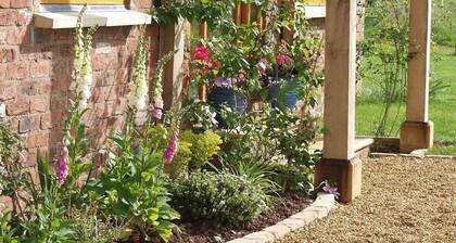 Mutton Barn - The Best rural holiday property in Warwickshire - 10 Guest Unit