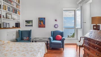 Panoramic Villa | Meja, ruang kerja komputer riba, Wi-fi percuma, cadar katil