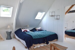 4 bedrooms, iron/ironing board, travel crib, free WiFi - Beautiful Longère Belliloise renovated no. 56152000031 (Le Palais)