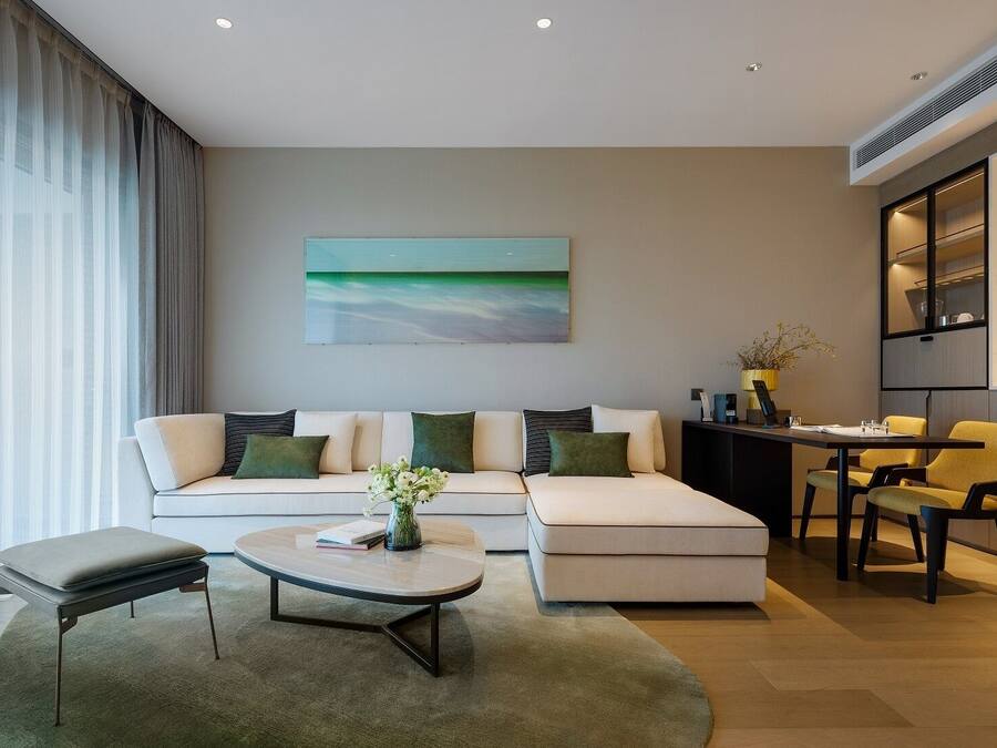 Deluxe-Suite | Hochwertige Bettwaren, Daunenbettdecken, Zimmersafe