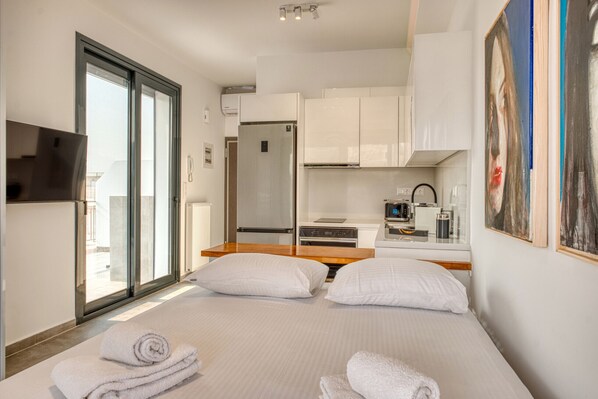 1 bedroom, iron/ironing board, free WiFi