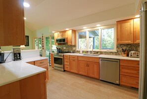 Fridge, microwave, stovetop, dishwasher - Beautiful multi-family home ideal for gathering on Chautauqua's North end! (Chautauqua)