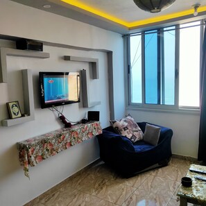 Télévision, cheminée