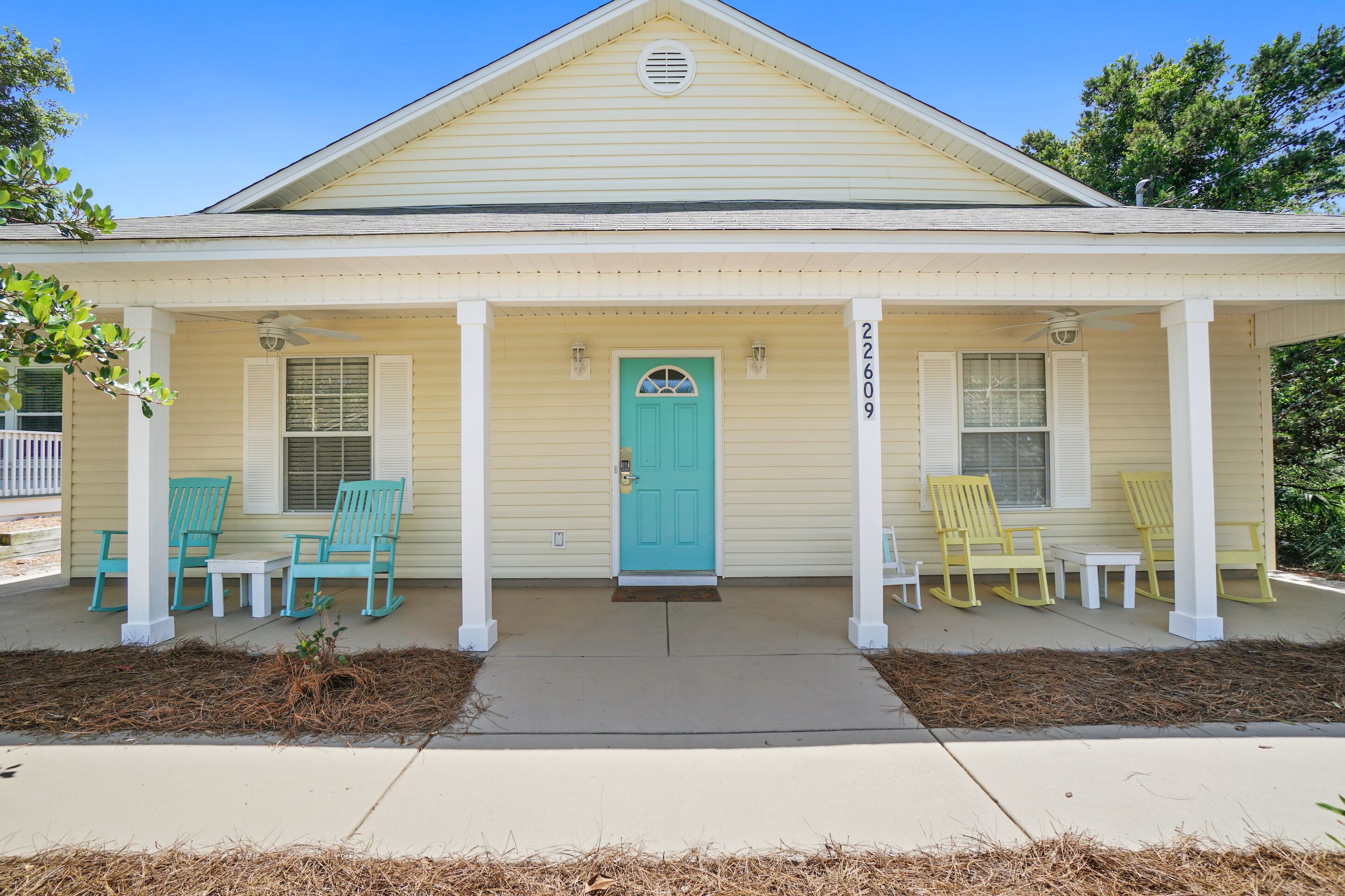 Beach House, Round of Golf Daily incl , Fire Pit- 3 Bedroom,  5 min walk beach