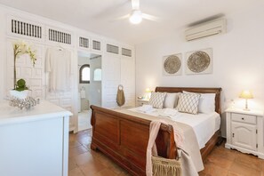 6 Schlafzimmer, Zimmersafe, Bügeleisen/Bügelbrett, kostenloses WLAN