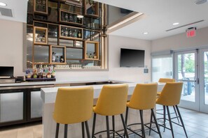 Bar (on property) - TownePlace Suites by Marriott Dayton Wilmington (Wilmington)