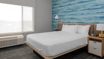 Työpöytä, silitysrauta/-lauta, ilmaiset vauvansängyt