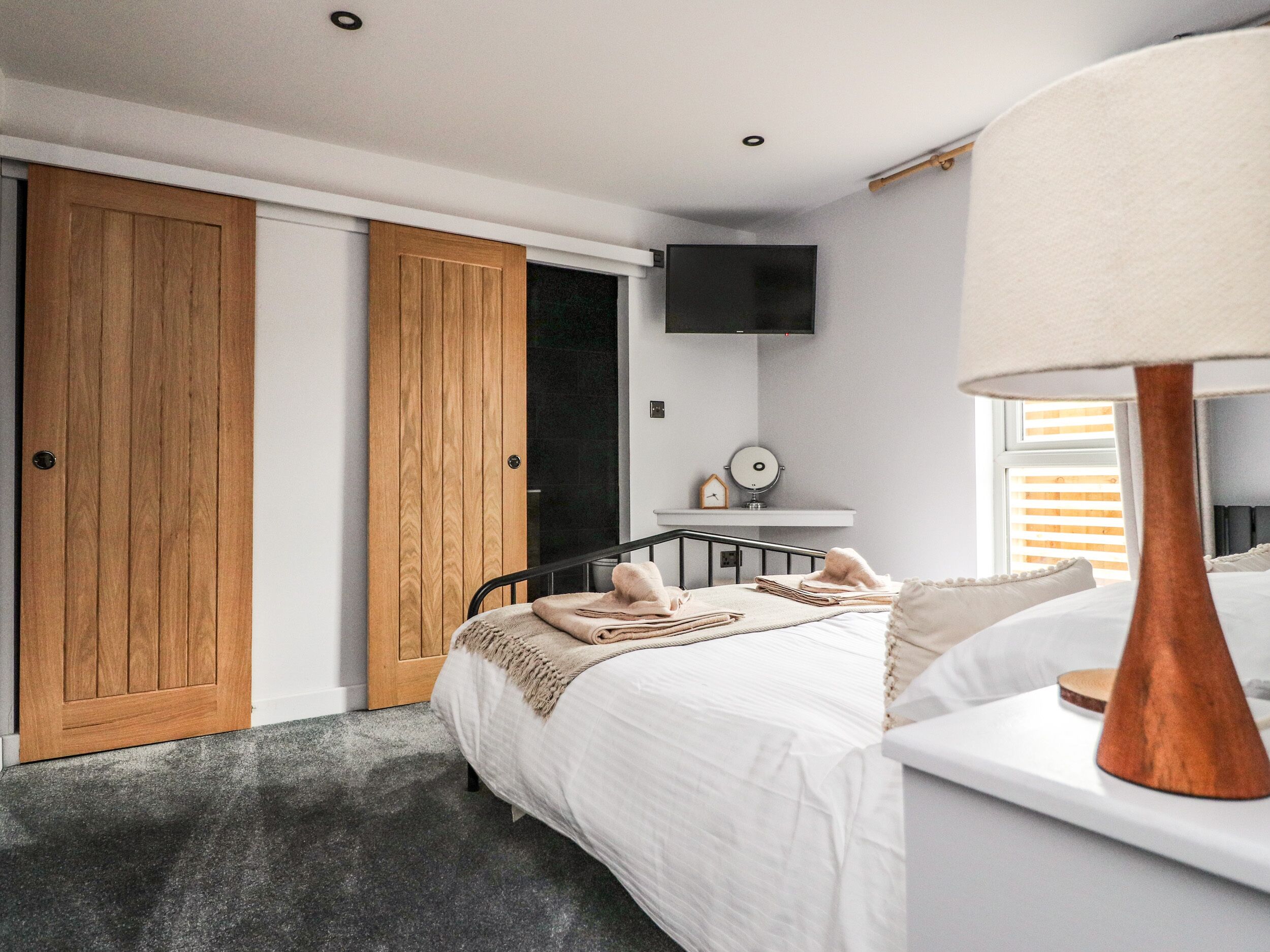 Cottage | 4 bedrooms, individually decorated, individually furnished, free WiFi