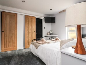 คอทเทจ | 4 ห้องนอน, ห้องพักตกแต่งอย่างมีเอกลักษณ์, ตกแต่งพิเศษโดยเฉพาะ, Wi-Fi ฟรี