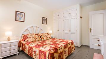 1 Schlafzimmer, Bügeleisen/Bügelbrett, Reisekinderbett, kostenloses WLAN