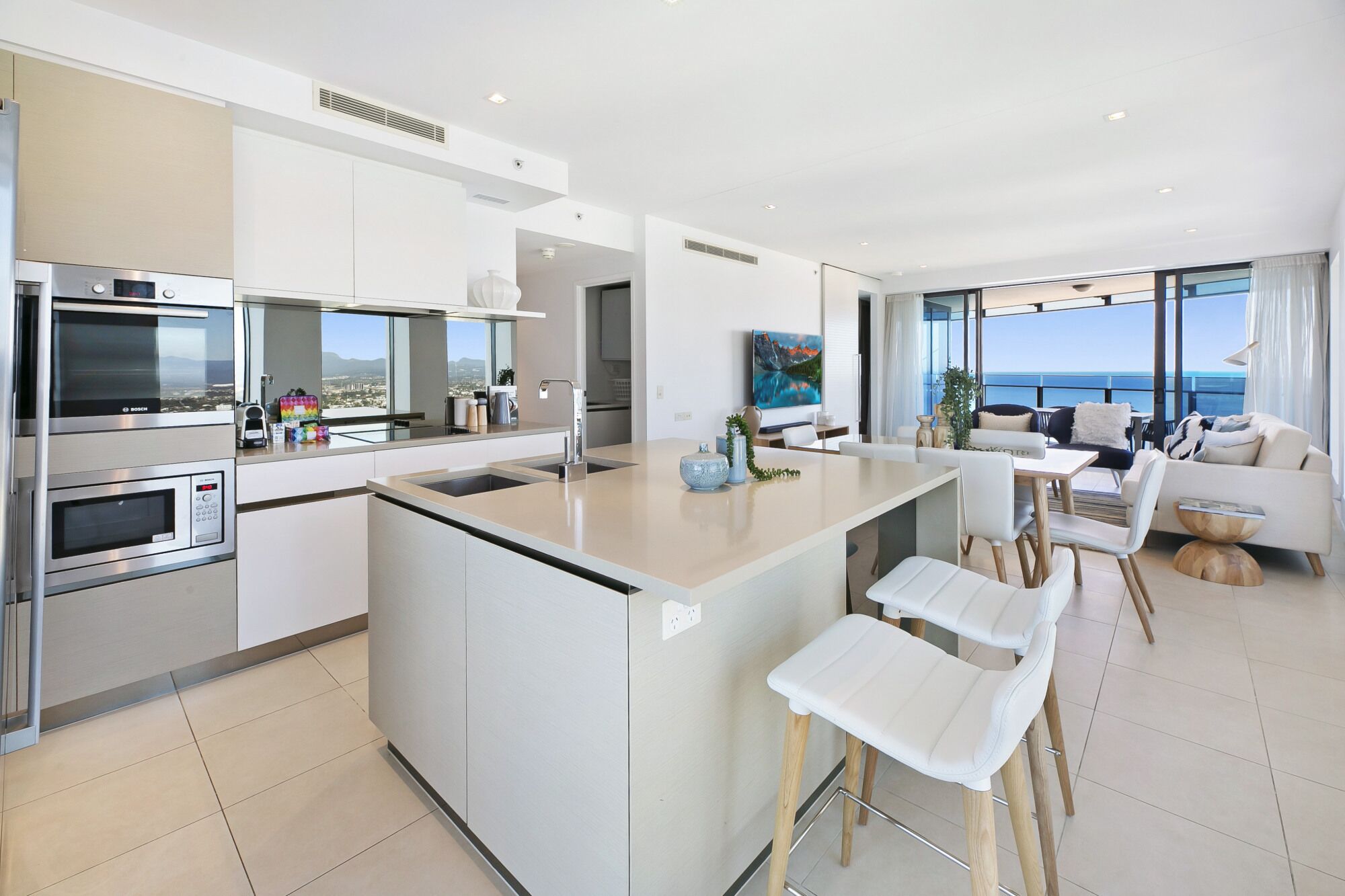 Luxury 3-Bed Ocean View Apartment at Soul