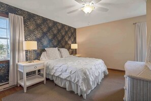 3 Schlafzimmer, Schreibtisch, Bügeleisen/Bügelbrett, WLAN