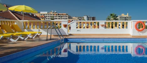 Piscine extérieure, piscine chauffée