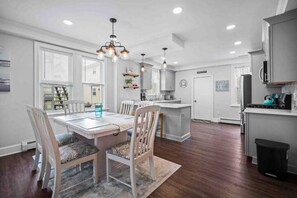 Dining - Bay View Townhome 2 blocks from the Beach (Ventnor City)