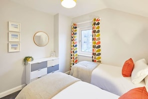 2 slaapkamers, luxe beddengoed, een strijkplank/strijkijzer, internet