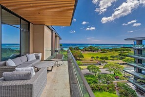 Property grounds - Luxurious Ocean & Sunset Views Condo at Park Lane w/Luxury Building Amenities (Honolulu)