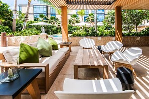 屋外ダイニングエリア