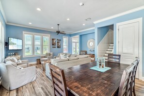 Televisión y oficina 