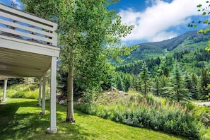 House, 4 Bedrooms | Property grounds