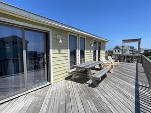 Cottage, 5 Bedrooms | Outdoor dining