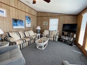 Cottage, 5 Bedrooms | Living area