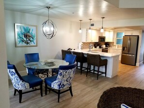 Dining - Beautiful Exclusive Nearly Waterfront Cottage (Captiva)