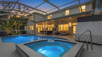 Een verwarmd zwembad