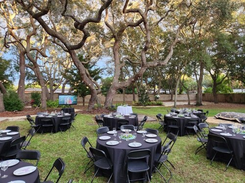 The Oasis Retreat +Pool +Game Room +Basketball + Massive Yard +Near Beach & Golf