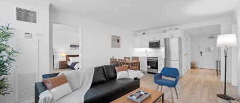 Televisión, Netflix, servicios de streaming y oficina