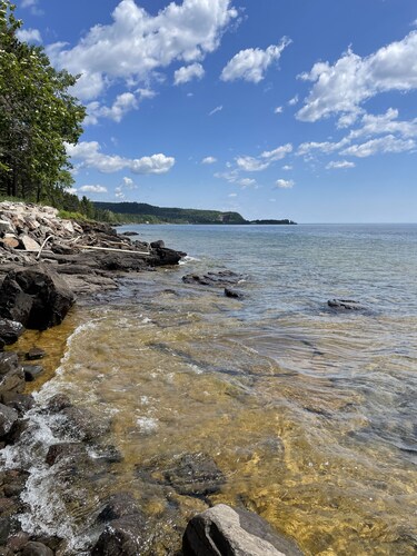 Lake Front North Shore Cottage.