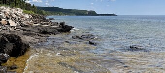 Lake Front North Shore Cottage.