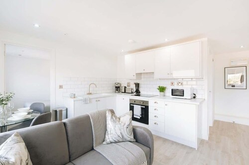 Modern 1BED Top Floor Apartment in Central Ipswich