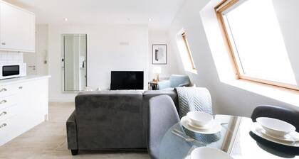 Cosy Top Floor 1BED Apartment in Central Ipswich